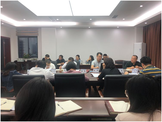 加強(qiáng)學(xué)習(xí)，深入開展調(diào)查研究，全面增強(qiáng)擔(dān)保本領(lǐng)——市擔(dān)保公司黨支部書記上黨課